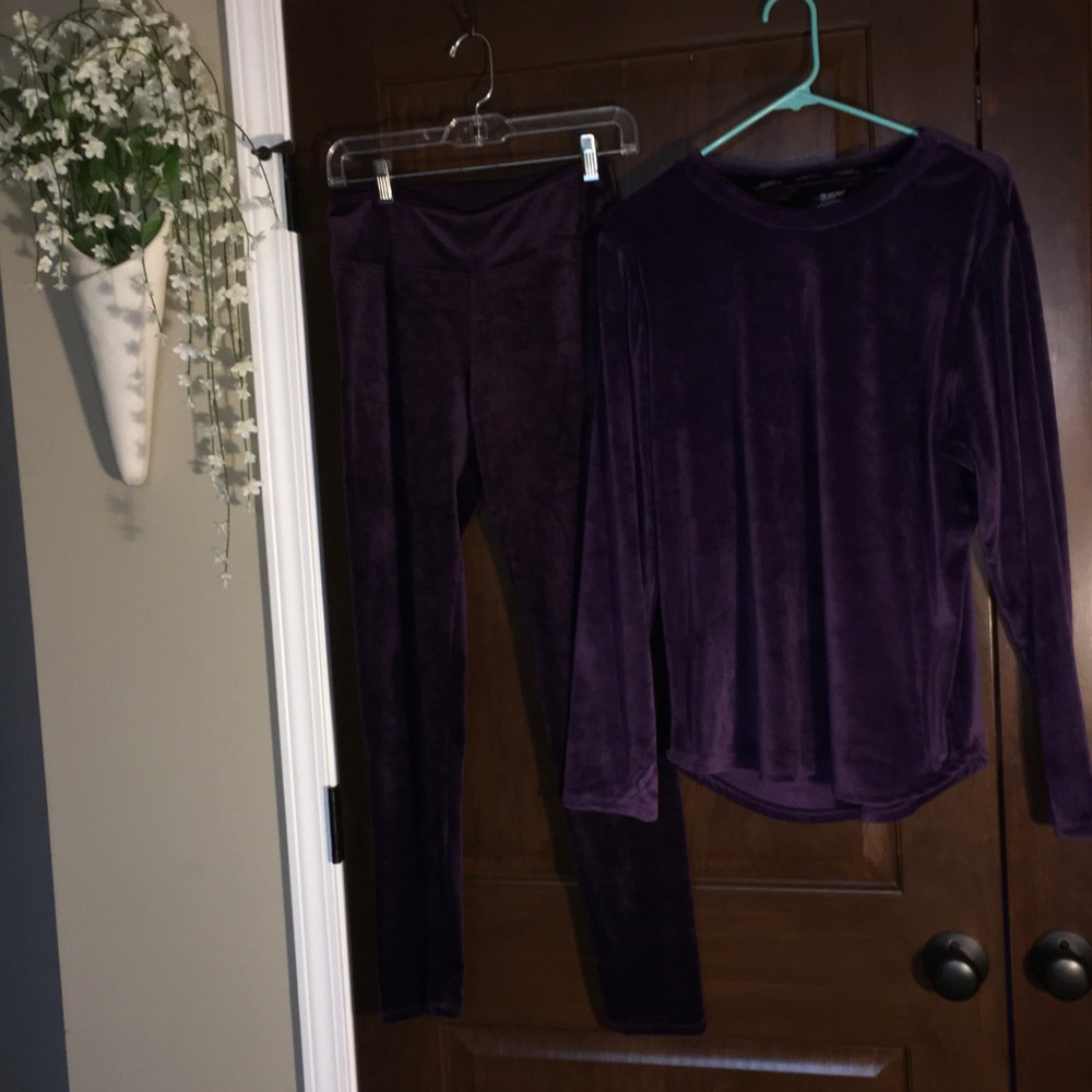 Cuddl Duds Plush Velvet Deep Purple Pantsuit Set